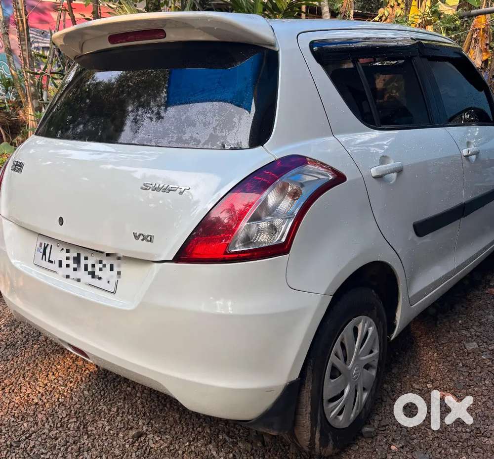 Maruti Suzuki Swift 2015 Petrol 90000 Km Driven
