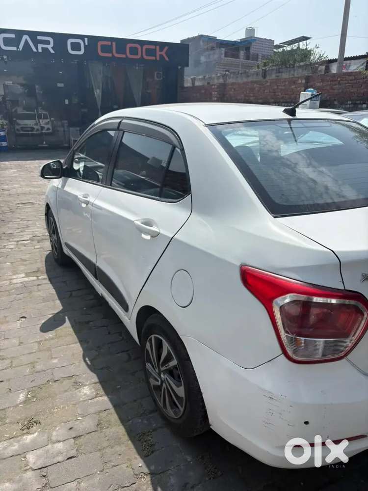 Hyundai Xcent Base 2016