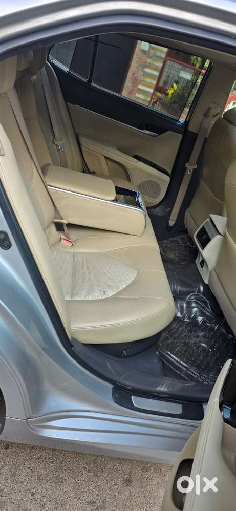 Toyota Camry 2.5 Hybrid, 2019, Petrol