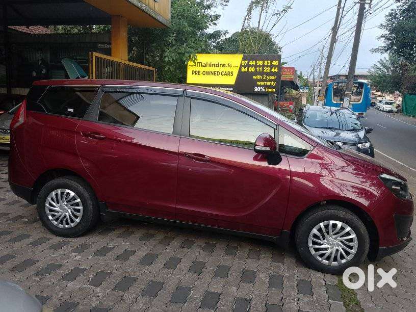 Mahindra Marazzo M4, 2019, Diesel