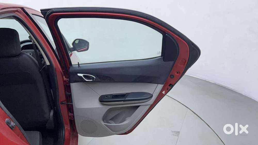 Tata Tiago Xza, 2019, Petrol