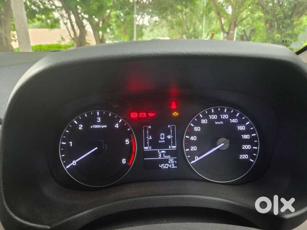 Hyundai Creta Ex — Diesel — White