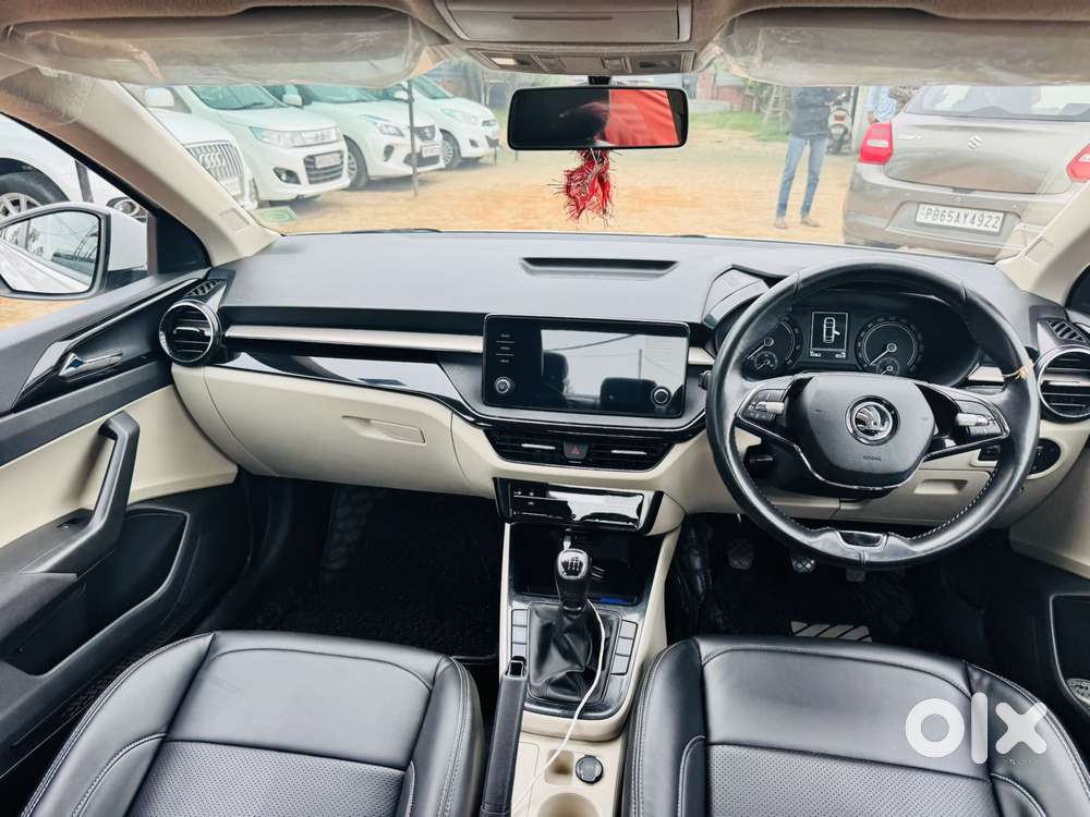 Skoda Slavia Ambition 1.0l Tsi Mt, 2022, Petrol