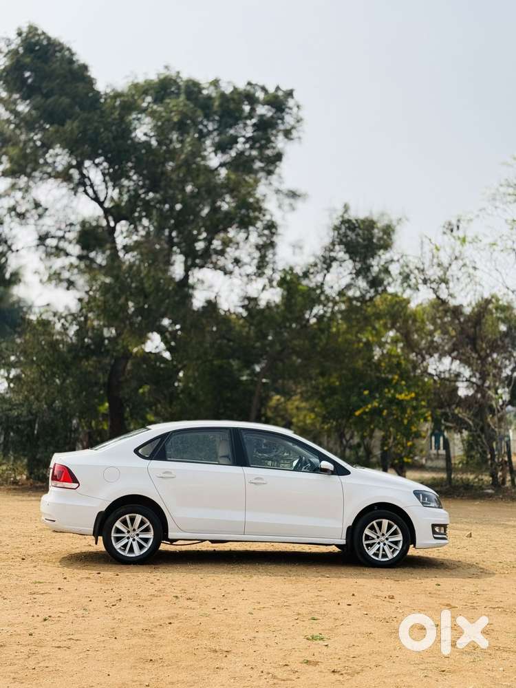 Volkswagen Vento 1.2 Tsi Highline Plus At, 2015, Petrol