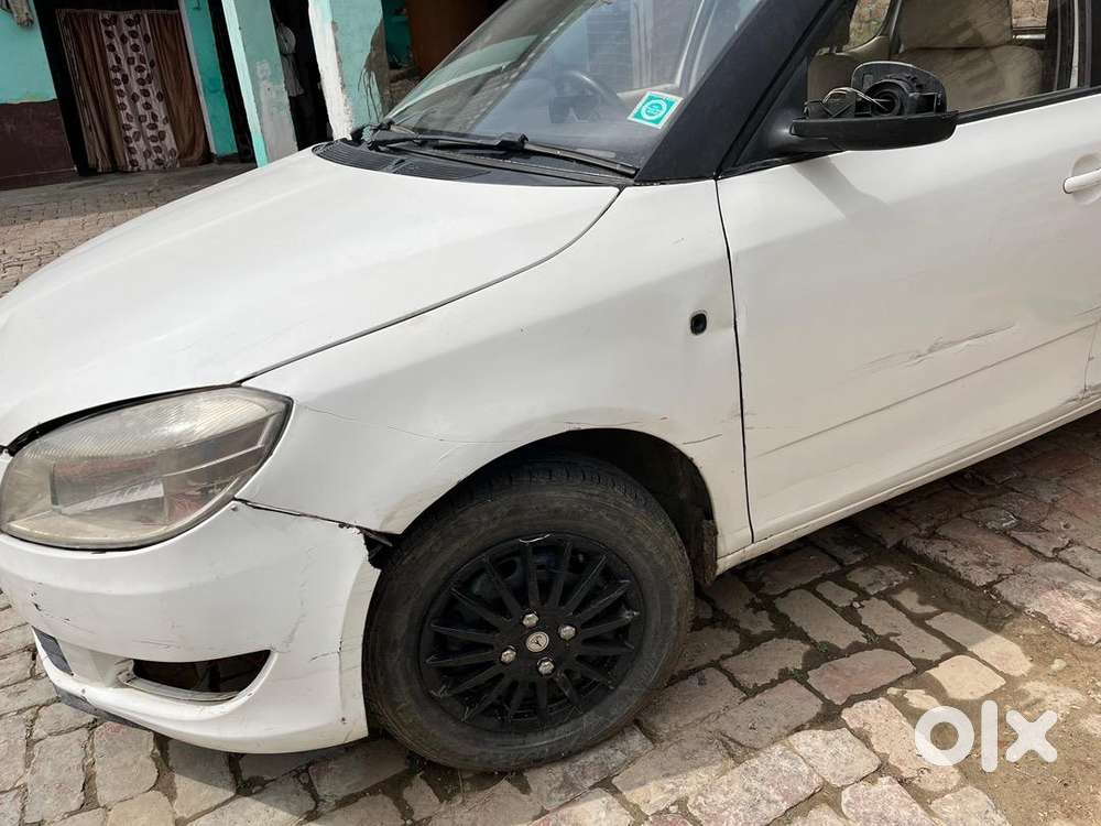 Skoda Fabia 2011 Petrol 75000 Km Driven