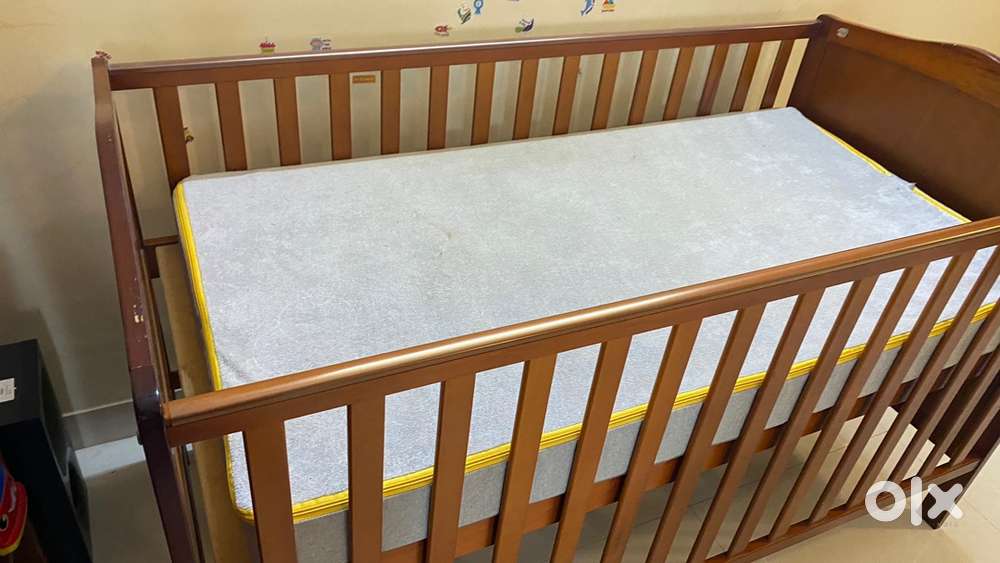 Babyhug crib for new born & toddler