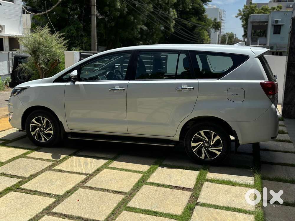 Toyota Innova Crysta 2.4 V, 2024, Diesel