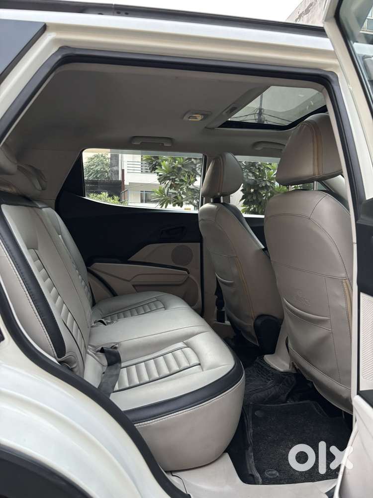 Mahindra Xuv300 W6, 2021, Petrol