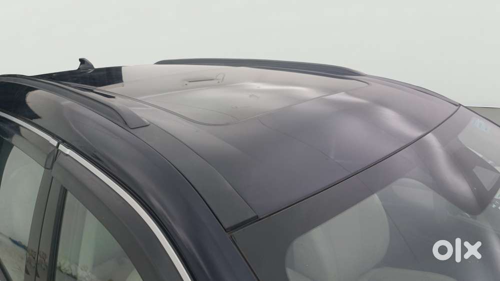 Mahindra Xuv700 2.0 Ax 7 Petrol Mt Str, 2024, Petrol