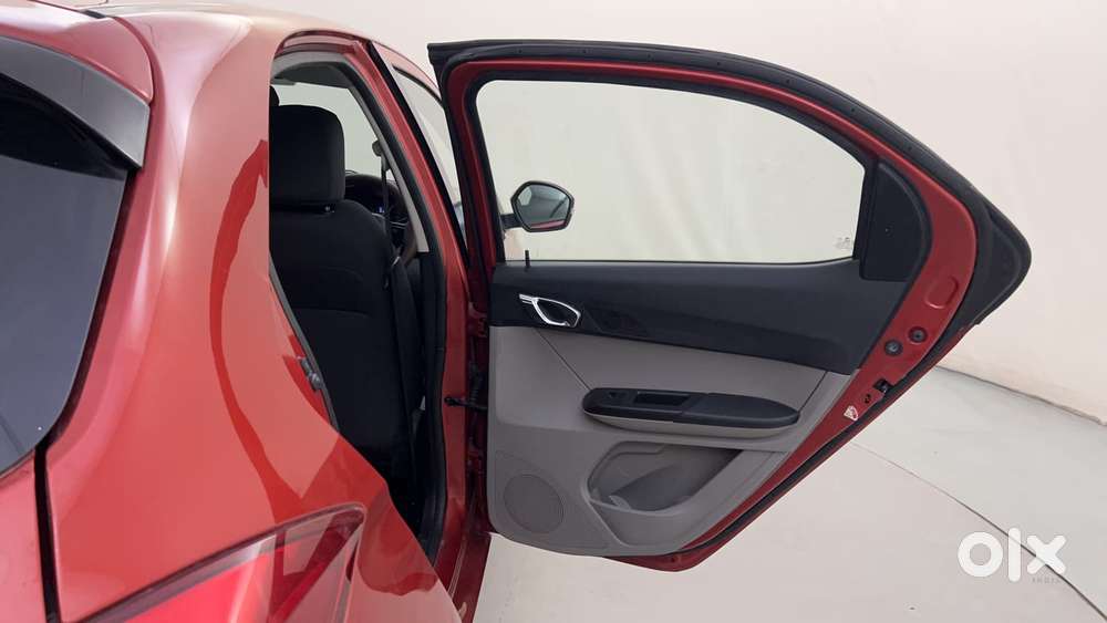 Tata Tiago Xza, 2018, Petrol