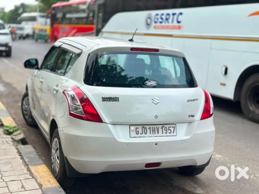 Maruti Suzuki Swift Vxi Optional, 2017, Petrol