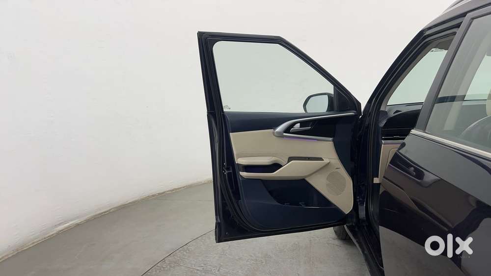 Kia Carens 1.4 Luxury Plus Dct 7 Str, 2022, Petrol