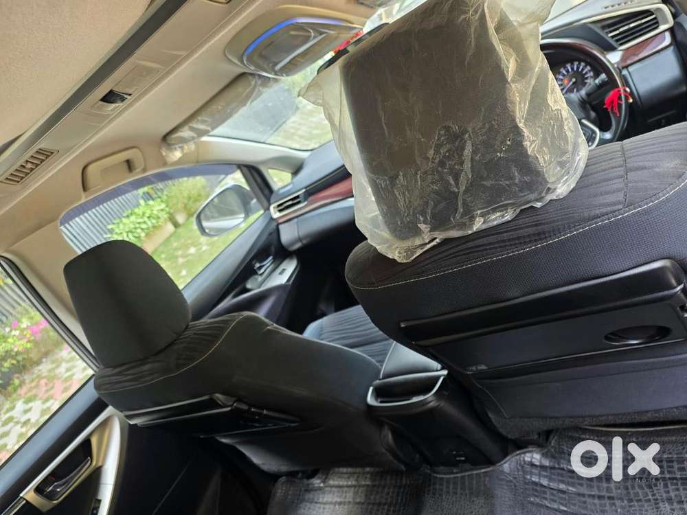 Toyota Innova Crysta 2.4 V 8 Str, 2017, Diesel
