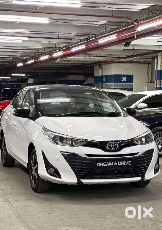 Toyota Yaris J Cvt, 2020, Petrol