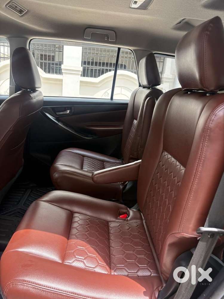 Innova Crysta G