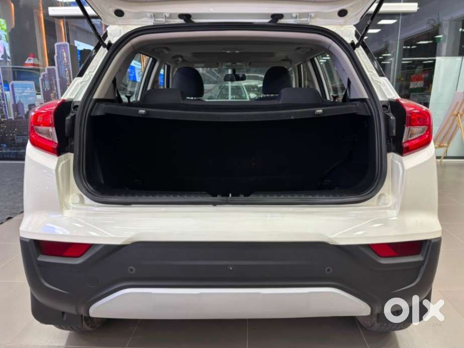 Mahindra Xuv300 W6, 2023, Petrol