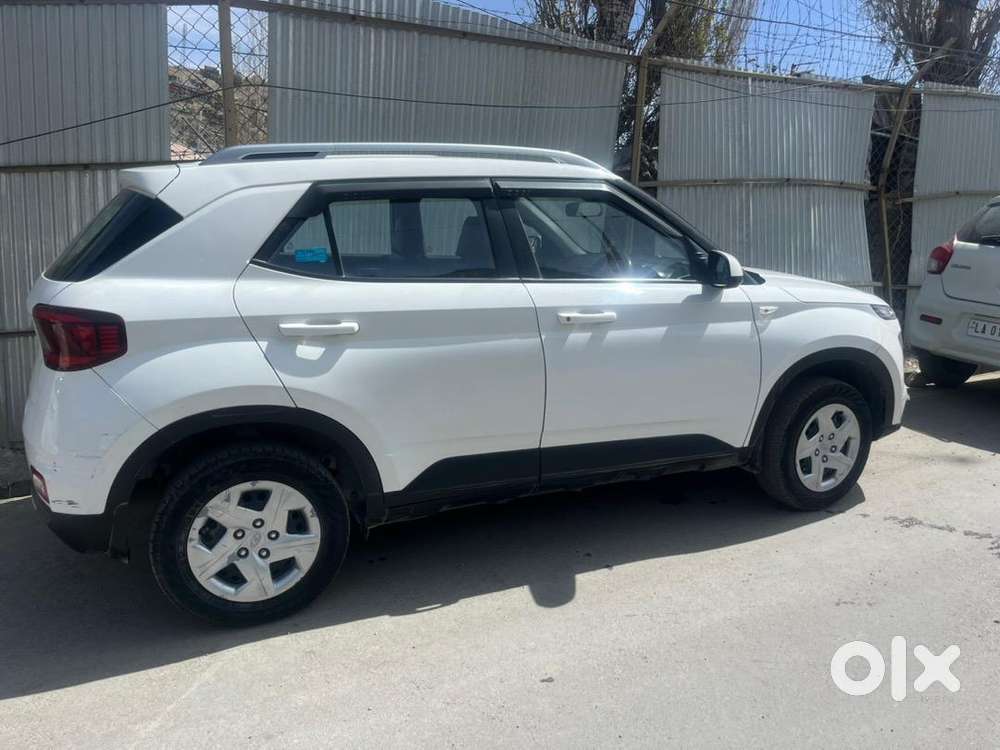 Hyundai Venue 2021 Petrol Good Condition