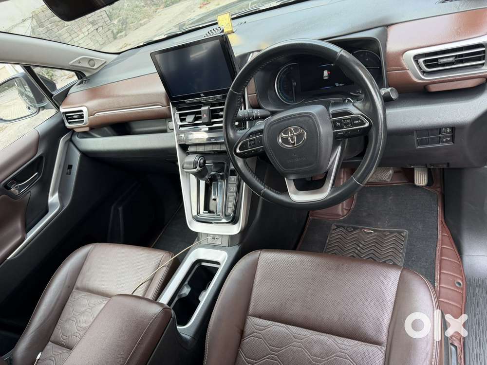 Toyota Innova Hycross 2.0 Zx Hybrid 7 Str, 2024, Petrol