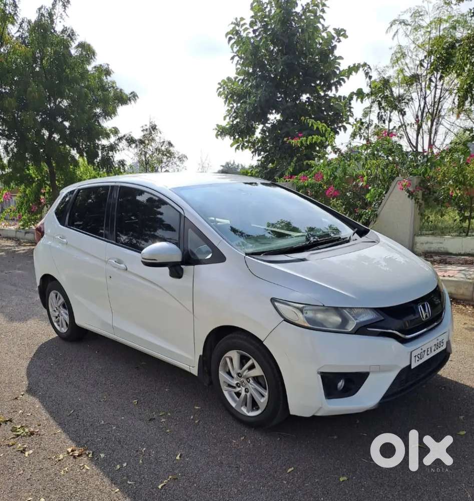 Doctor Driven Honda Jazz Diesel Showroom Track