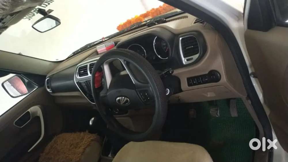 Mahindra Tuv 300 2016