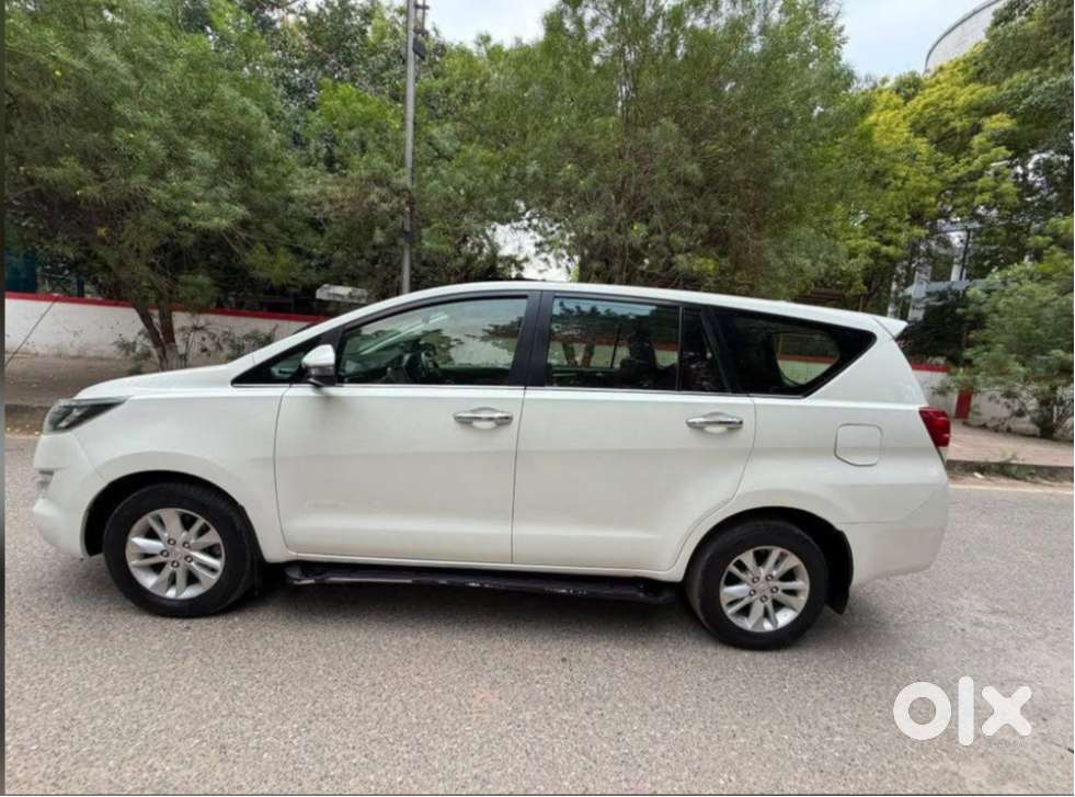 Toyota Innova Crysta 2.4 V 2020