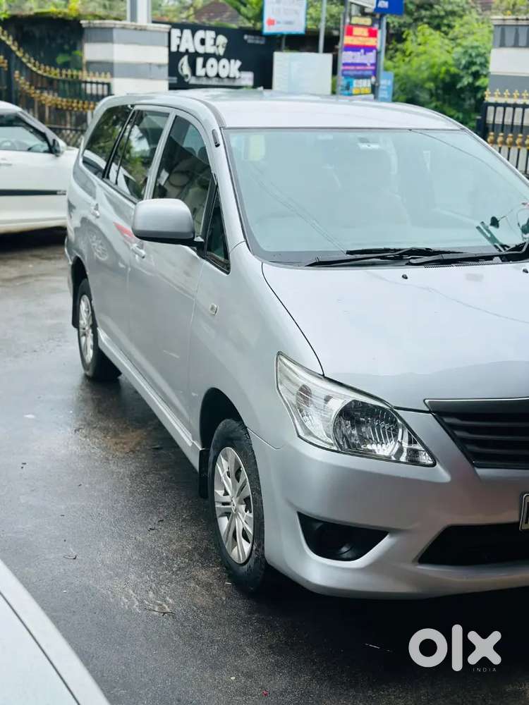 Reliable Family Companion: 2012 Innova Diesel (8 Seats) - Guruvayur