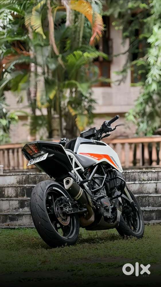 Duke 390 Ceramic white Motorcycles 1823327323