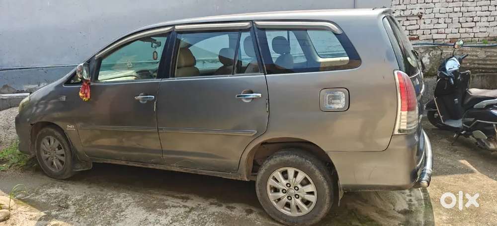 Toyota Innova Diesel 2010 Year