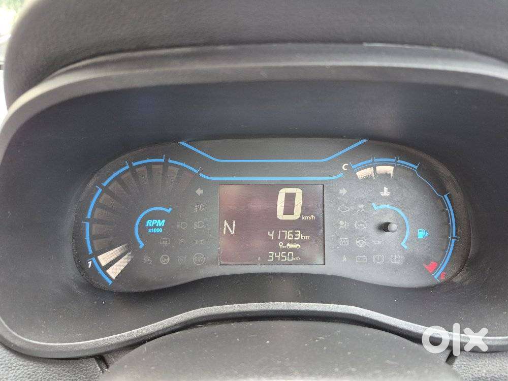Renault Kwid 1.0 Rxt (o) Easy-r, 2022, Petrol
