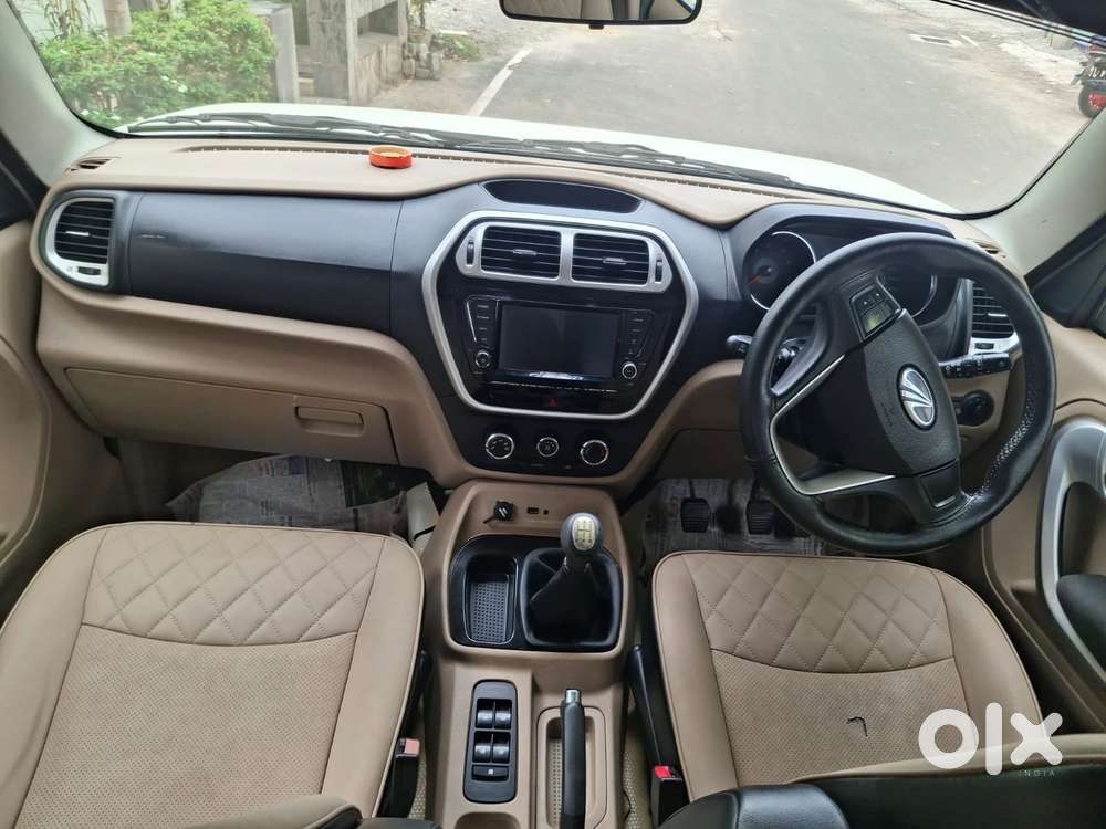 Mahindra Tuv 300 T10, 2019, Diesel