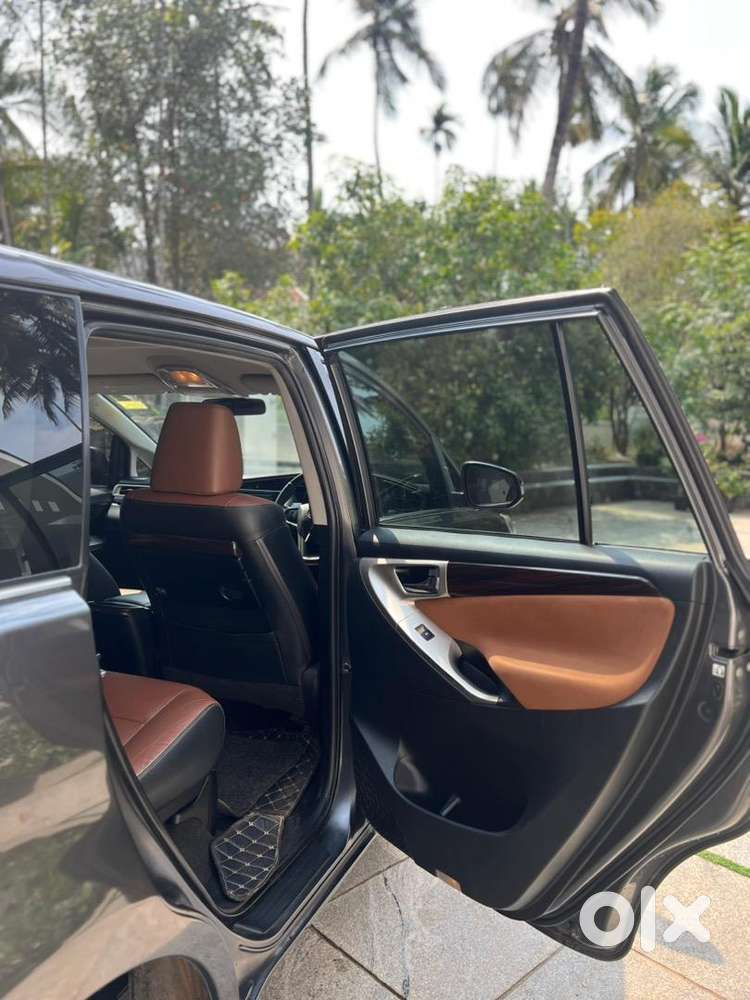 Toyota Innova Crysta 2017 Diesel Well Maintained