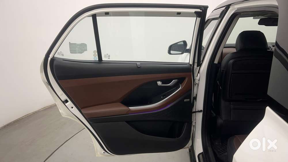 Hyundai Alcazar Platinum 7 Str 1.5 Turbo Petrol Adventure, 2023, Pet..