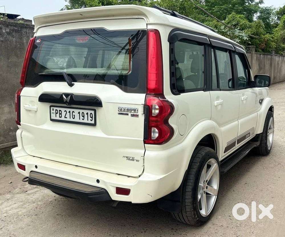 Mahindra Scorpio Classic, 2023, Diesel