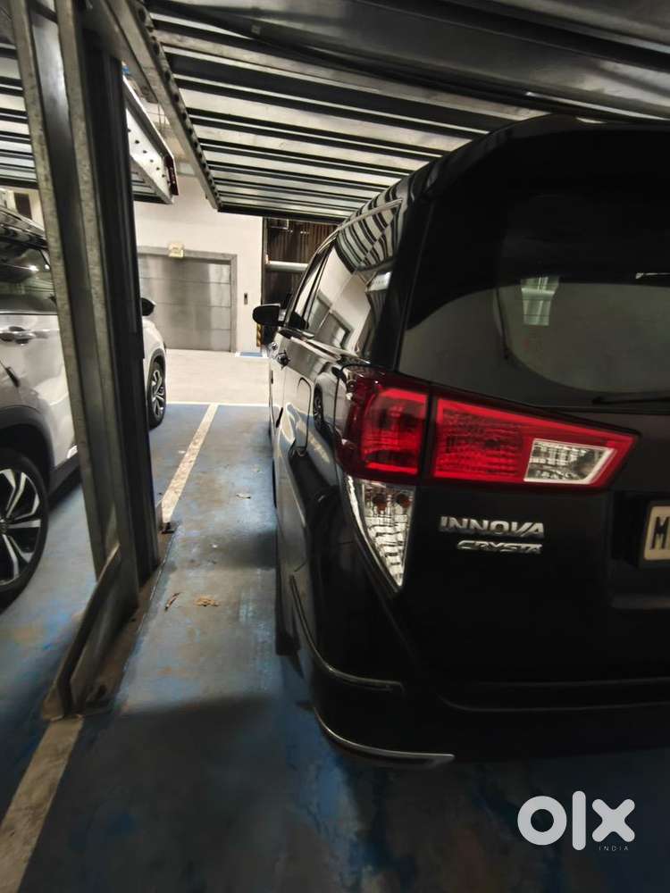 Innova Crysta 2.4 V , Manual