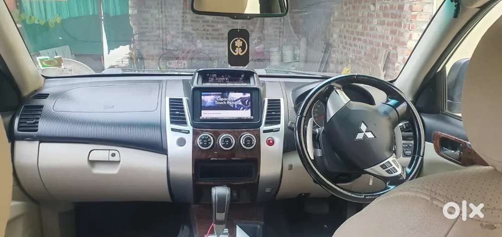 Mitsubishi Pajero Sport 2015