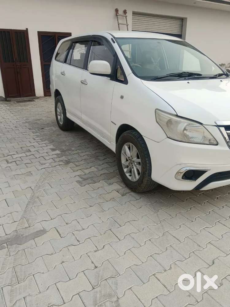 Toyota Innova 2015
