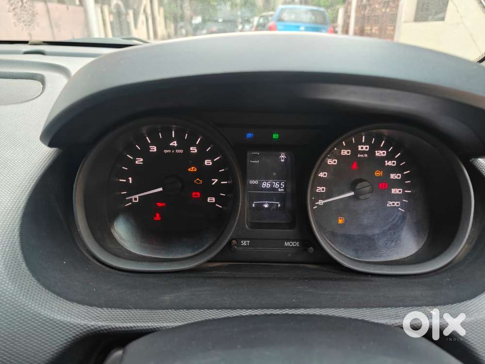 Tata Tiago 1.2 Revotron Xt (o), 2016, Petrol