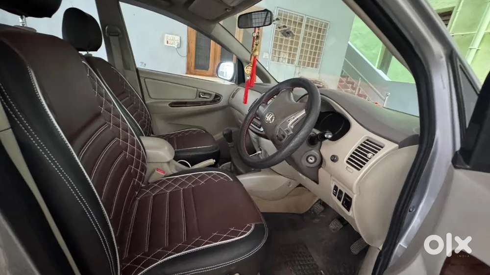 Toyota Innova 2.5 V 2012