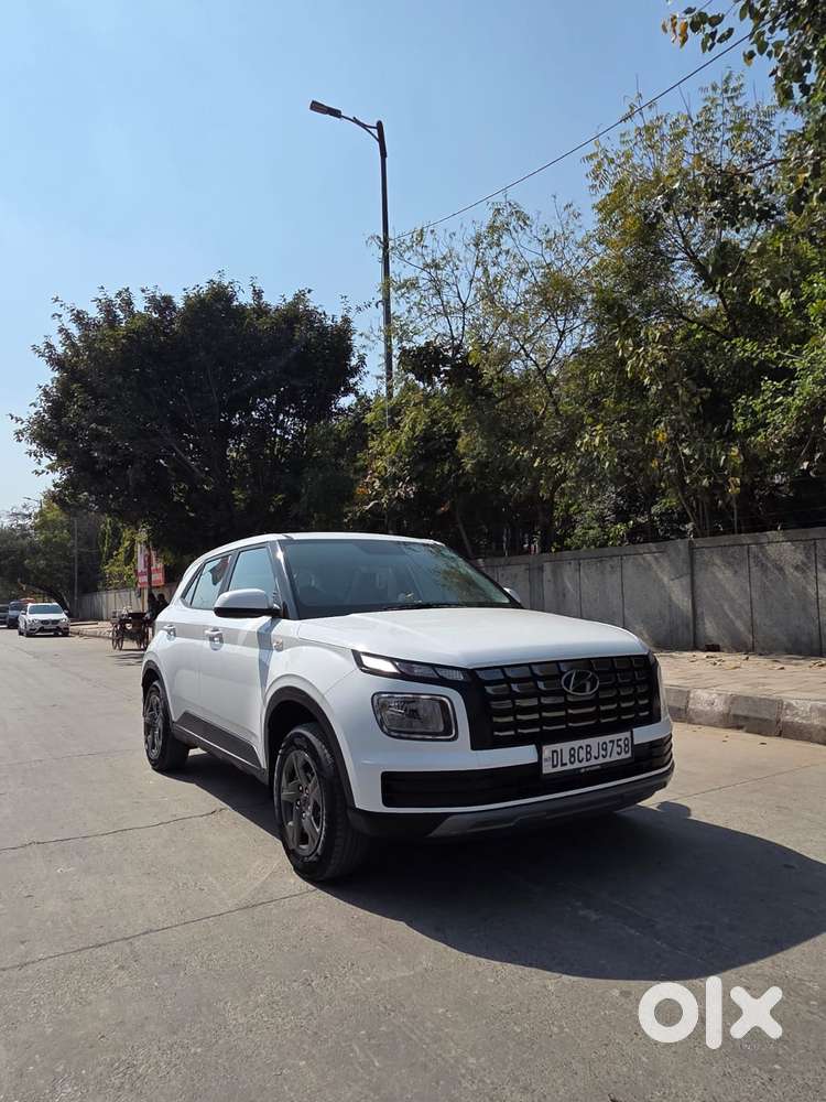 Hyundai Venue E 1.2 Petrol, 2025, Cng & Hybrids