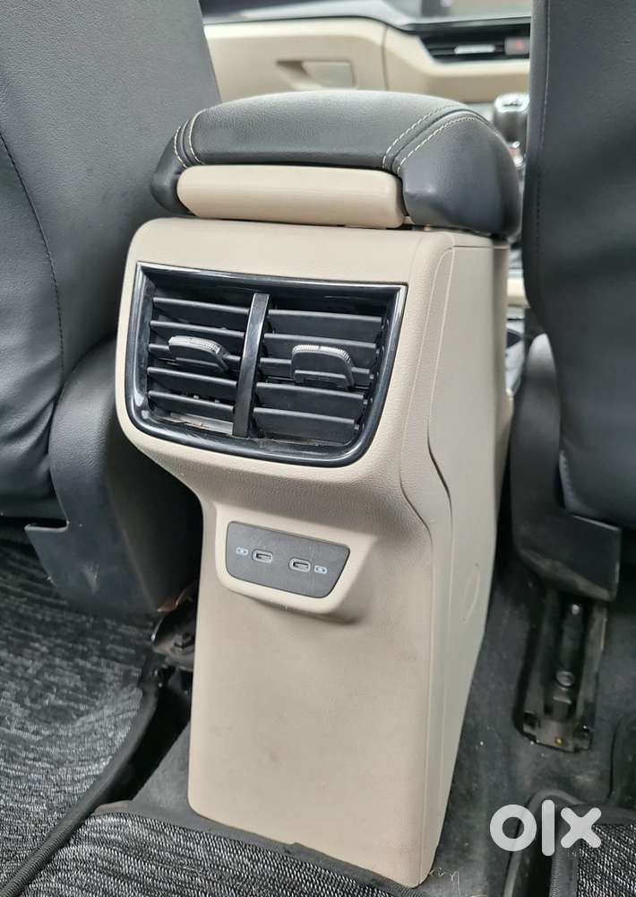 Skoda Slavia Style 1.5l Tsi Mt, 2023, Petrol