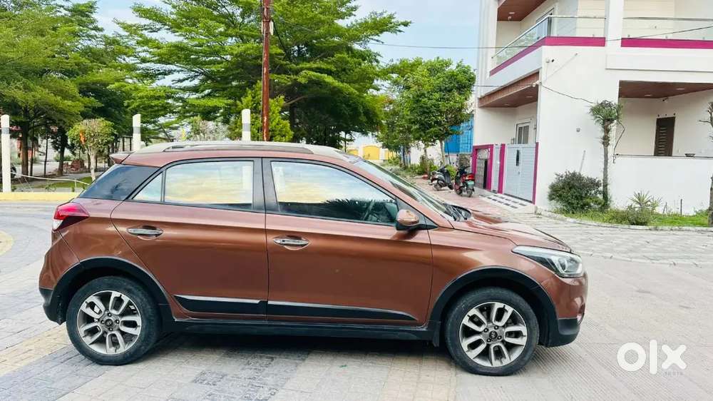 Hyundai I20 Active 2015 Diesel 102000 Km Driven