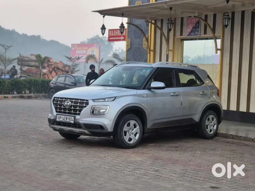 Hyundai Venue 2020 Petrol 62000 Km Driven