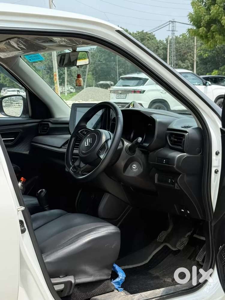 Maruti Suzuki Swift Vxi, 2025, Petrol