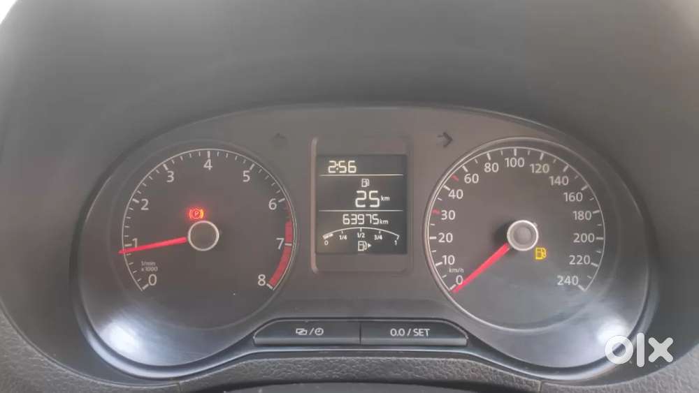 Volkswagen Polo Petrol Highline 1.2l, 2015, Petrol