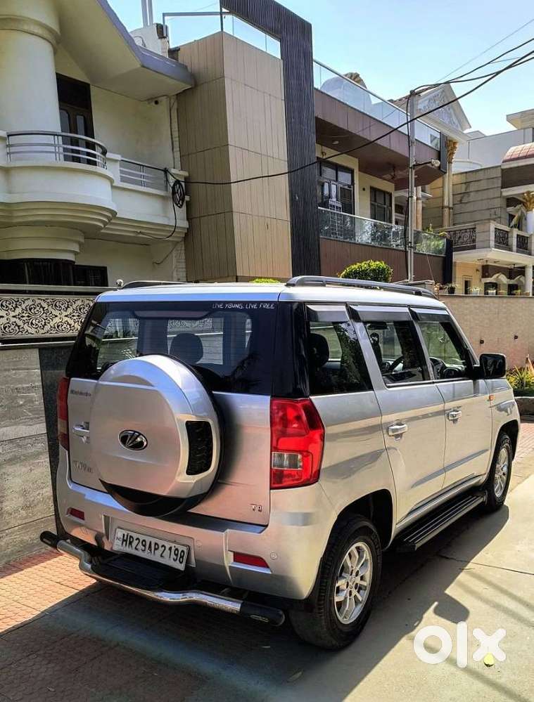 Mahindra Tuv 300 T8, 2017, Petrol