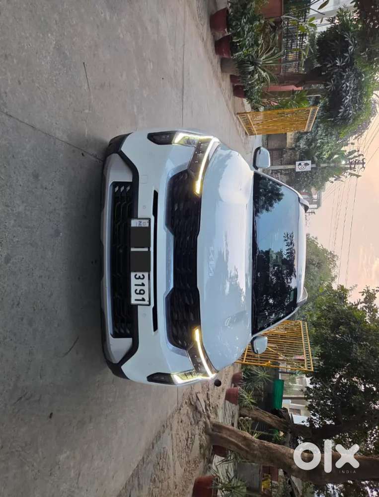 Brand New Kia Sonet (automatic Diesel With Sunroof) Up16