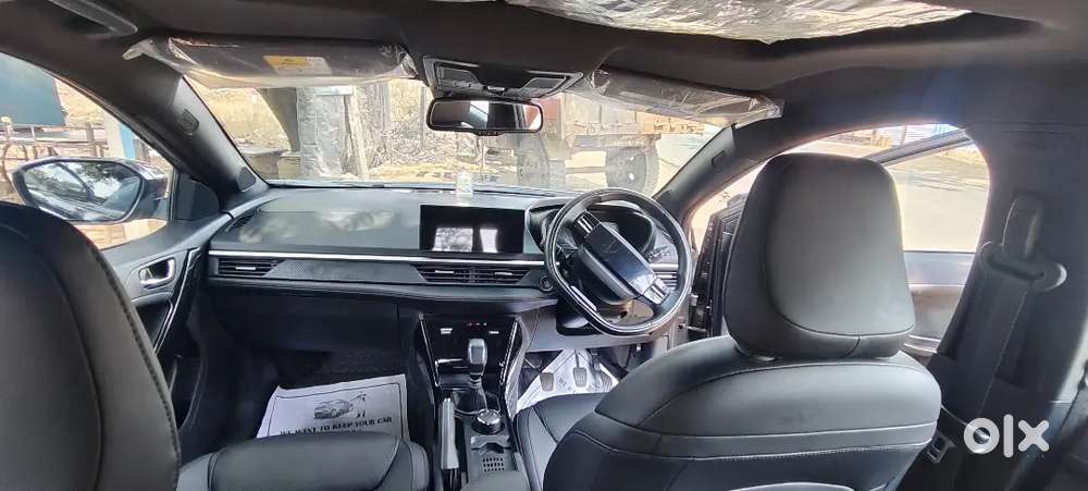 Tata Nexon 2025 Petrol Well Maintained