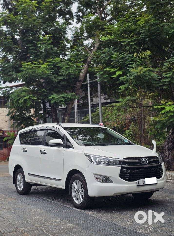 Toyota Innova Crysta 2.8 Gx Automatic 8 Str, 2016, Diesel