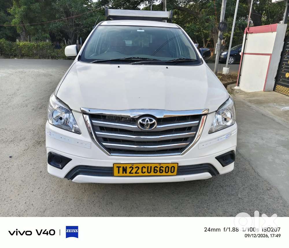 Toyota Innova 2.5 G (diesel) 8 Seater Bs Iv, 2012, Diesel