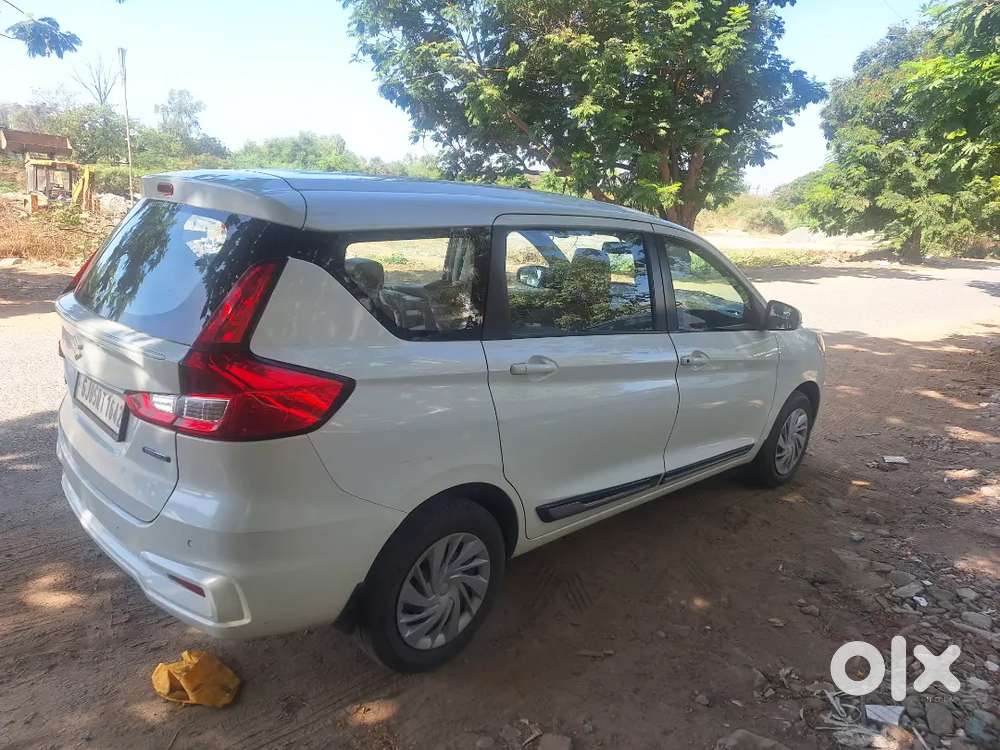 Maruti Suzuki Ertiga 2023 Petrol 25000 Km Driven